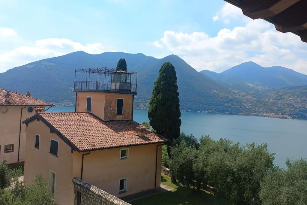 La Corte Del Cigno Monte Isola Exterior foto